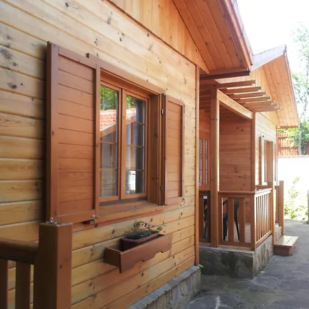 Zlatnoto Pile Restaurant & Semesterbostad Kranevo